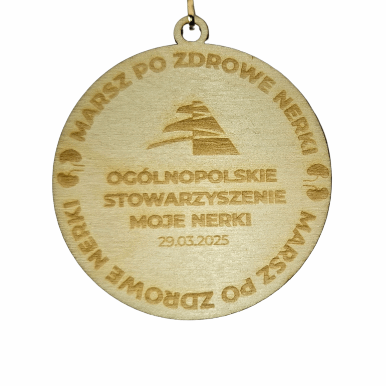 Drewniany medal okolicznościowy personalizowany 59 mm x 65 mm z zawieszką