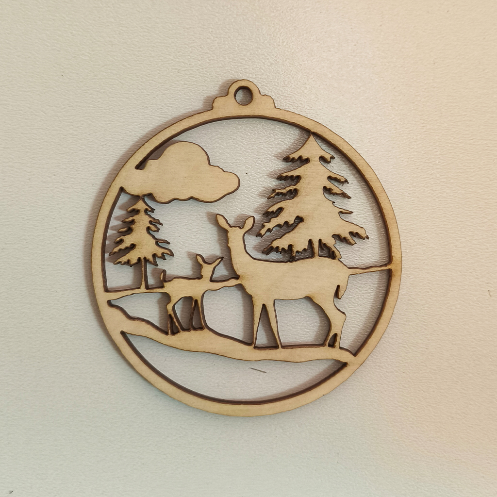 BS03 Drewniana Bombka SARNA z JELONKIEM