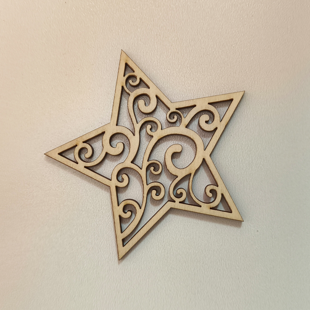 BS05 Drewniana Bombka Koronkowa Gwiazda